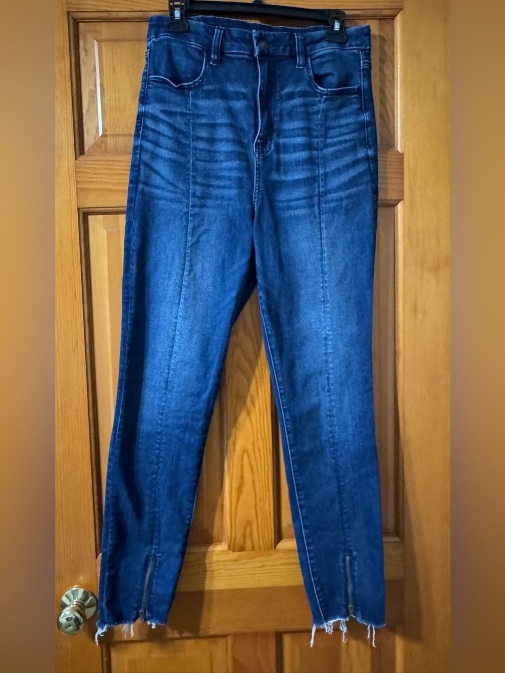 American Eagle Outfitters Women’s Skinny Jeans in Dark Blue Wash